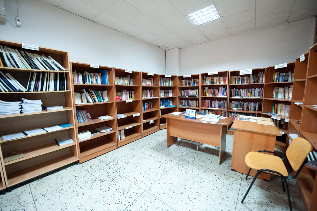 Bibliothèque de la Direction de la Formation de la CACI